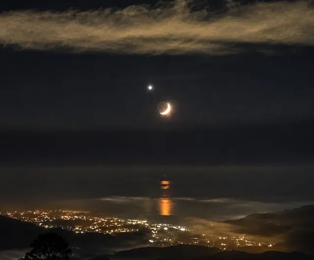 Rize semalarında ay yıldızlı eşsiz görüntü