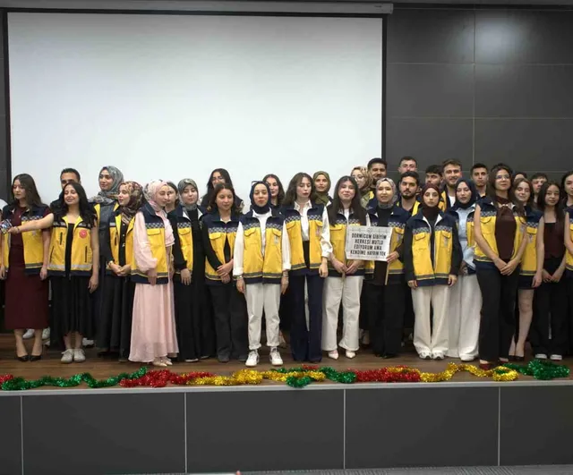 RTEÜ'de ilk ve acil yardım programı öğrencilerinin yelek töreni