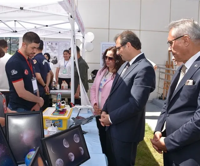 Salihli bilim fuarları festivali açıldı