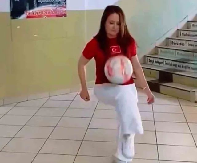 Samsun’da öğretmenlerden A Milli Takım’a klip desteği