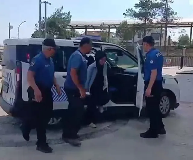 Samsun'da polis LGS'ye geç kalan öğrencilere destek verdi