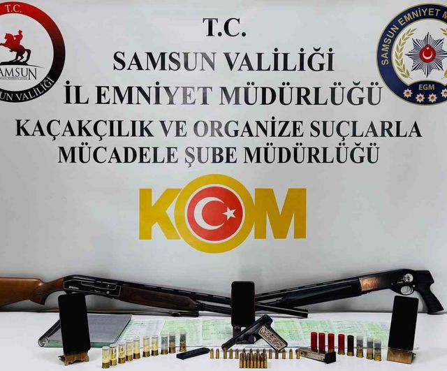 Samsun'da tefecilik operasyonu: 3 şüpheli gözaltında, ruhsatsız silahlar ve dokümanlar ele geçirildi