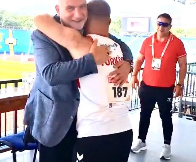 Samsunlu sporcu Ali Topaloğlu Sofya'da gülle atmada üst üste dünya şampiyonu