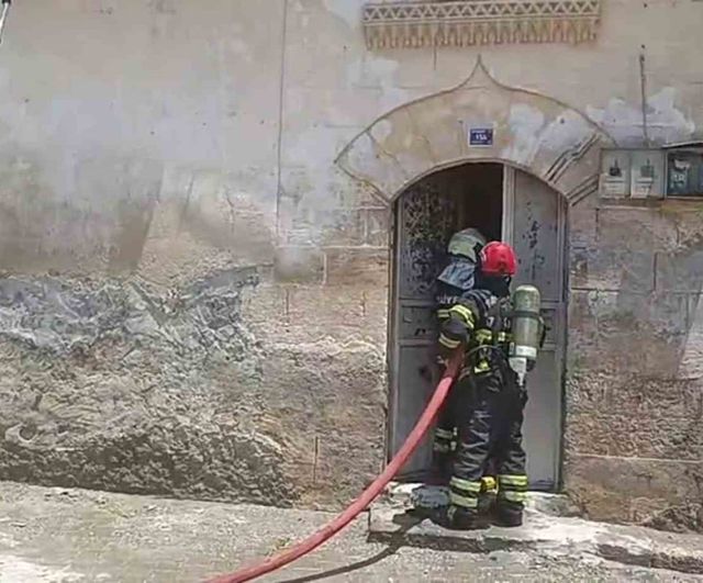 Şanlıurfa'da depo yangını — Haliliye'de itfaiye müdahalesiyle söndürüldü