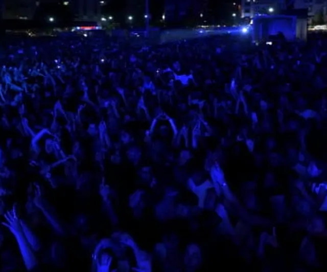 Sefo, Manisa Kültür Yolu Festivali'nin kapanış konserinde hayranlarıyla buluştu