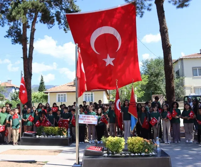 Şehit Öğretmen Şenay Aybüke Yalçın, şehadetinin 9. yılında Osmancık'ta kabri başında anıldı