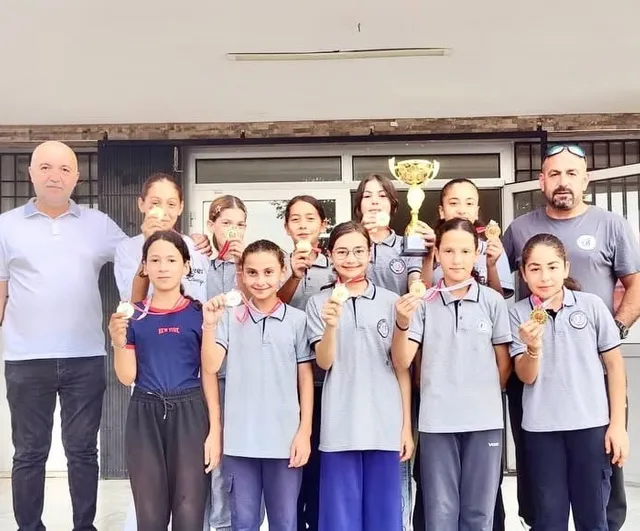 Şehit Rıfat Tunçbilek Ortaokulu Aydın'da futsalda il dereceleri elde etti