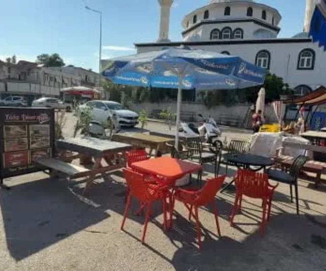 Serik'te hortum paniği: tente altında kalan vatandaş çevredekiler tarafından kurtarıldı