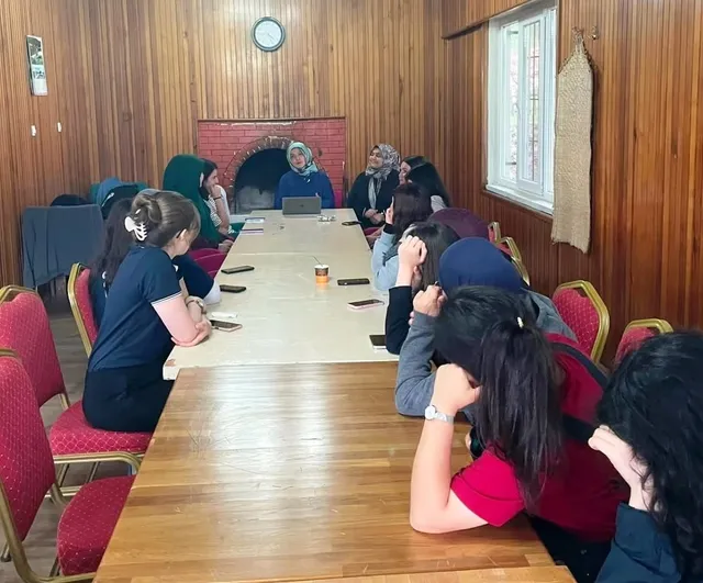 Simav'da üniversite öğrencilerine moral ve motivasyon kampı