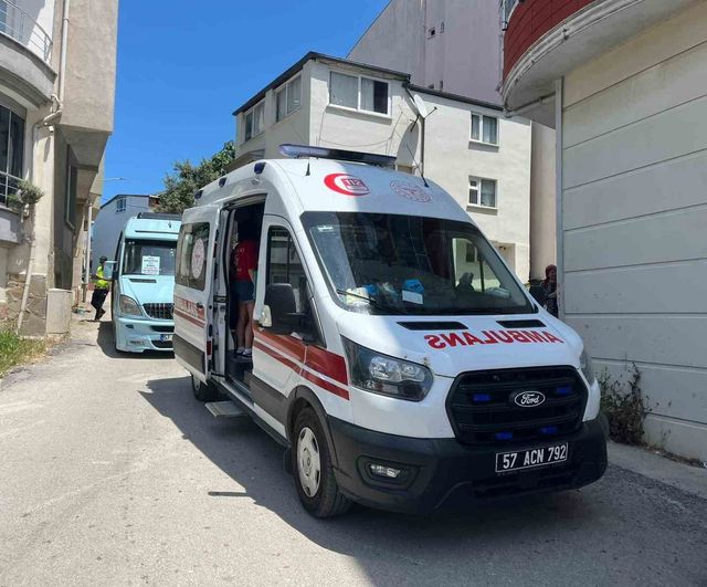 Sinop'ta motosiklet devrildi: 1 yaralı