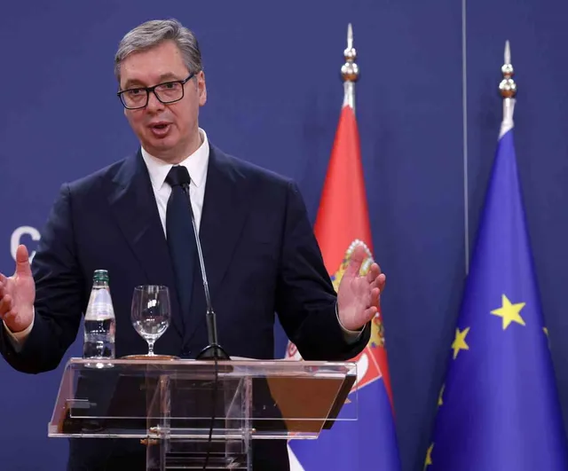 Sırbistan Cumhurbaşkanı Aleksandar Vucic: İstifa ve Başbakanlığa Adaylık Planı