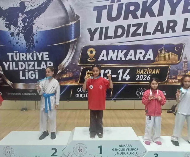 Sivaslı karateciler Ankara’dan madalyalarla döndü