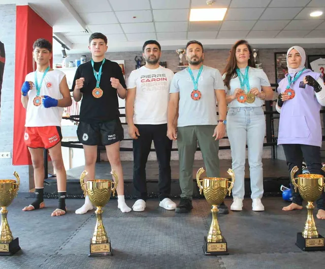 Sivaslı kick boksçular Antalya WAKO Dünya Kupası’ndan madalyalarla döndü