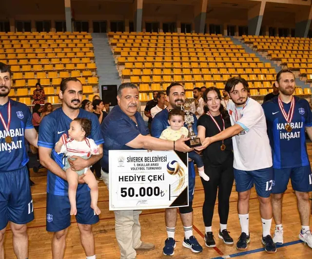 Siverek’te öğretmenler arası voleybol turnuvası tamamlandı