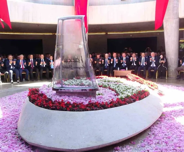 Süleyman Demirel'in 11'inci yılı anmasında katılımın düşük olduğu gözlendi