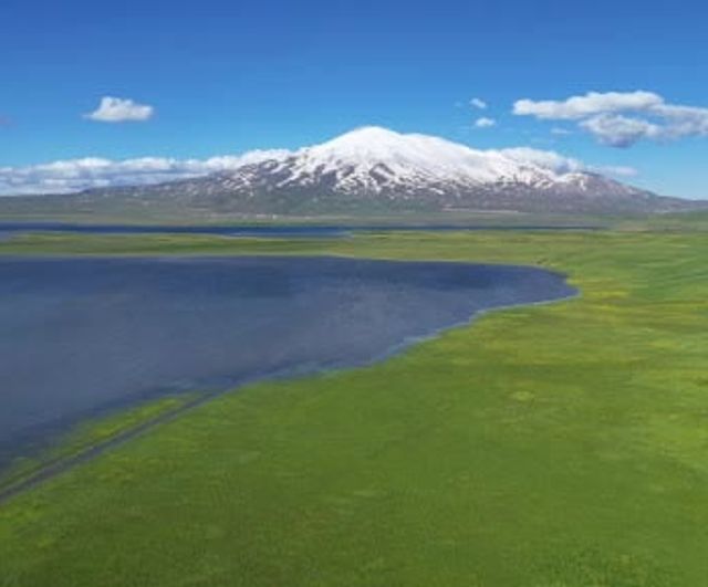 Süphan Dağı eteklerindeki Cil Gölü: Adilcevaz'da kuş cenneti ve doğal sit alanı
