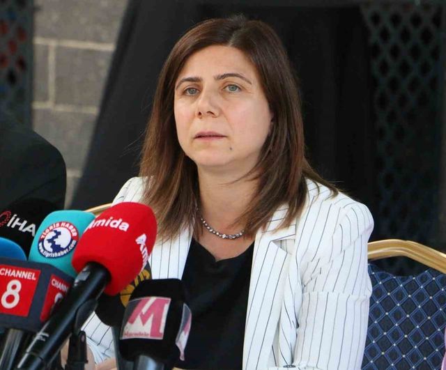 Sur’da kaldırım işgallerinin önüne geçme ve yayalaştırma çalışmaları sürüyor