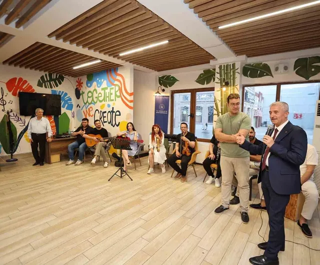 Tahmazoğlu üniversite öğrencileriyle buluştu
