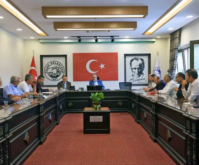 Talas’ta muhtarlarla hizmet zirvesi