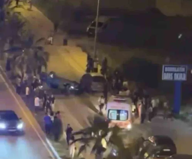 Tarsus'ta park halindeki araca çarpan otomobil takla attı; kaçan 3 kişi kısa sürede yakalandı