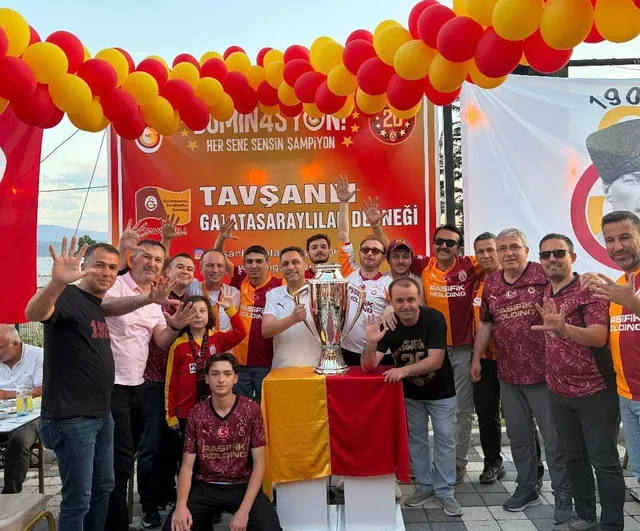 Tavşanlı’da Galatasaray’ın 26. şampiyonluğu coşkuyla kutlandı