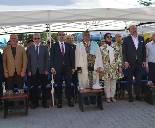 Tavşanlı Meslek Yüksekokulu'nda mezuniyet töreni