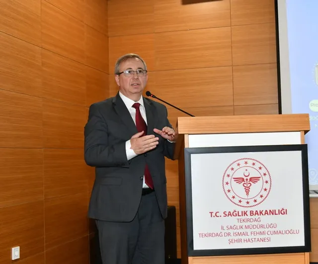 Tekirdağ'da 'Tarihin İzinde Tekirdağ' konferansı: Osmanlı'dan Cumhuriyet'e kentin yolculuğu değerlendirildi