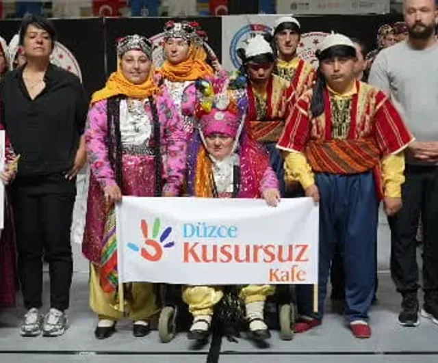 THOF engelsiz adımlar Türkiye halk oyunları şampiyonası Kocaeli'de gerçekleştirildi