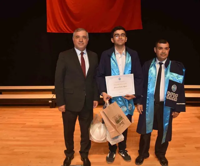 Tomarza Mustafa Akıncıoğlu MYO’da şed bağlama töreni gerçekleştirildi