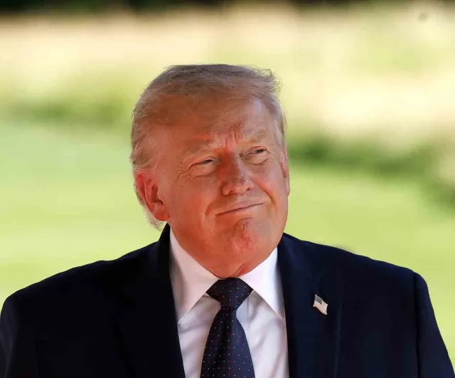 Trump: "İngiltere başbakanı Starmer istifa edecek"