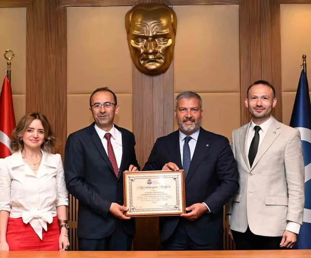 TURAK akreditasyonu: Anadolu Üniversitesi EMYO Aşçılık tam, Turizm ve Otel İşletmeciliği koşullu