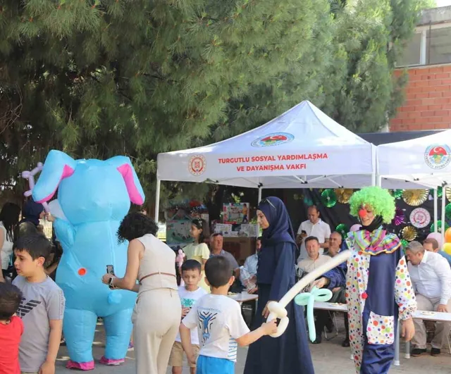 Turgutlu'da 'Farklılıklarımla Öğreniyorum' Öğrenci Şenliği: Özel Eğitimde Sosyal Katılım Vurgusu