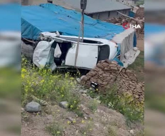 Tuzluca-Iğdır Karayolunda Şarampole Devrilen Otomobil: 2 Yaralı