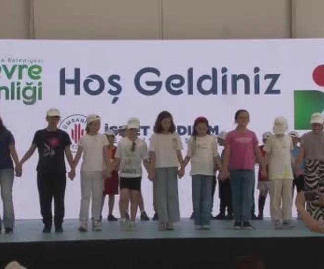 Ümraniye Çevre Şöleni: Atıklardan Eserler, Çocuklar Gelecek İçin Çiçek Ekti