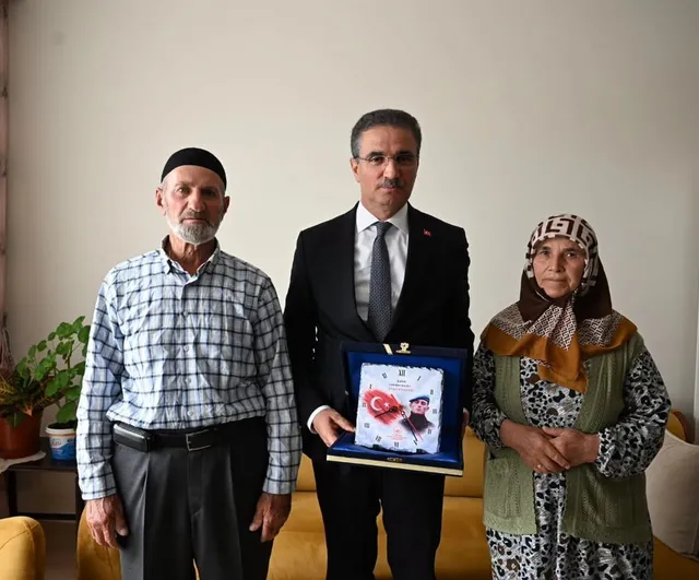 Vali Baruş'tan Narman'da şehit ailesi ve gaziye ziyaret