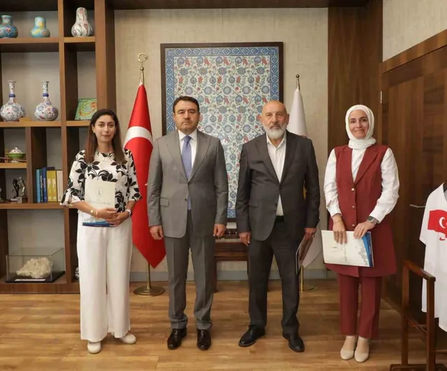 Vali Musa Işın’dan Ulu Camii’nin dijital rehber sistemini hazırlayan eğitimcilere tebrik