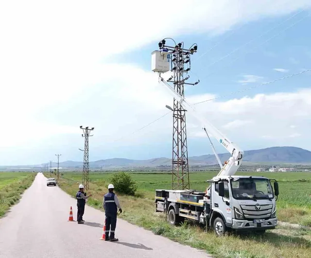 VEDAŞ, Van, Muş, Hakkari ve Bitlis'te Şebeke Güvenliği İçin Bakım-Onarım Çalışmalarını Sürdürüyor