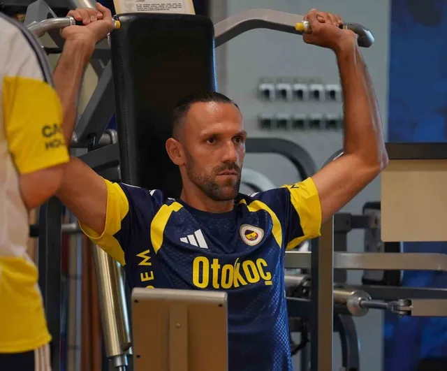 Vedat Muriqi çalışmalara başladı