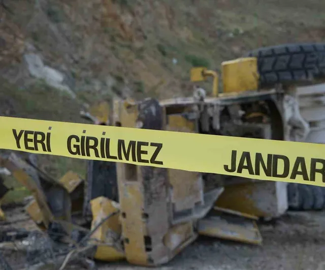 Yahşihan'da iş makinesi 20 metrelik uçurumdan yuvarlandı: Operatör ağır yaralandı