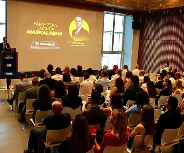 Yapay zeka çağında markalaşma İzmir’de masaya yatırıldı