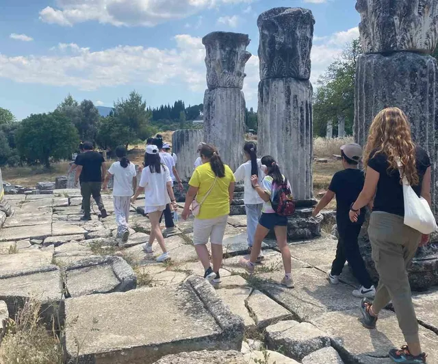 Yatağan'da menteşeli gençler Stratonikeia ve Lagina'yı gezdi