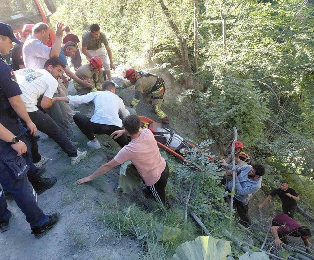 Yayla yolunda otomobil uçuruma yuvarlandı: 1 yaralı