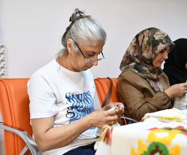 Yeşilyurt’ta el emeği ürünler ekonomiye dönüşüyor