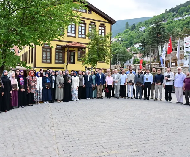 Yıldırım’da düşünen ve üreten gençler yetişiyor
