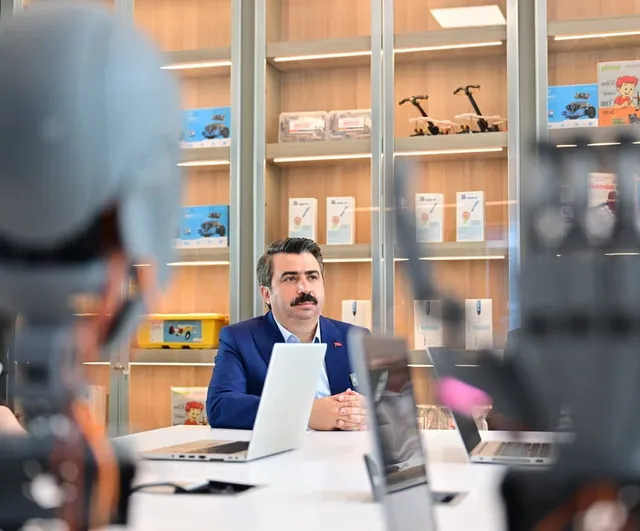 Yıldırım Yapay Zeka ve Teknoloji Merkezi’nde eğitimler başladı