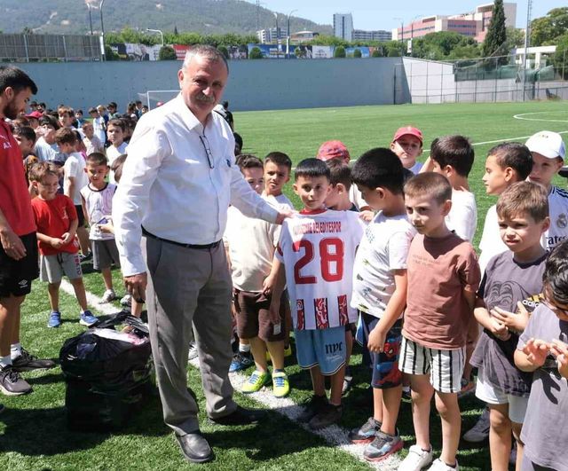 Yunusemre’de yaz spor okullarına yoğun ilgi