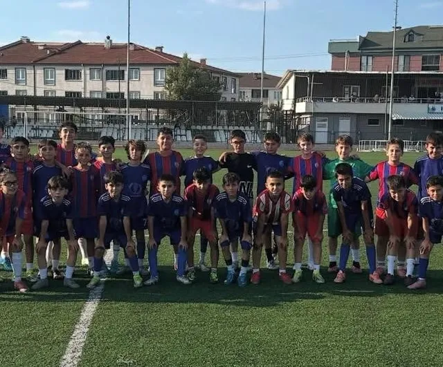 1299 Bilecik oyuncuları prova maçında: kazanan dostluk oldu