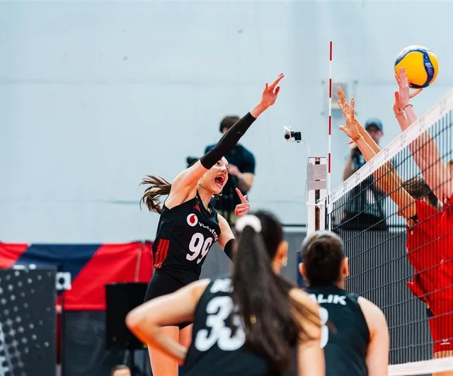 18 yaş altı milli kadın voleybol takımı finale yükseldi