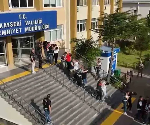6 ilde yapılan modem dolandırıcılığı operasyonunda 53 kişi gözaltına alındı