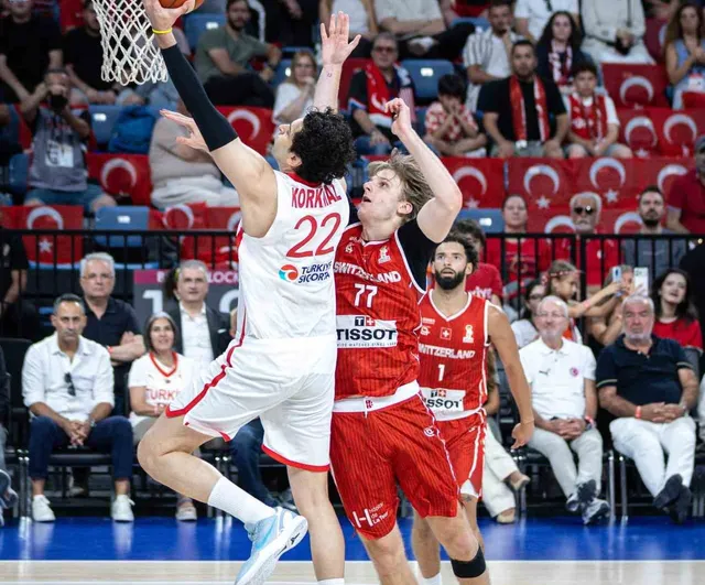 A Milli Erkek Basketbol Takımı grubu yenilgisiz tamamladı
